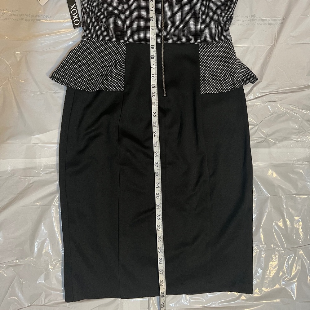 NWT XOXO Junior Sleeveless Peplum Dress in Black & White Size 13/14 - Picture 11 of 11